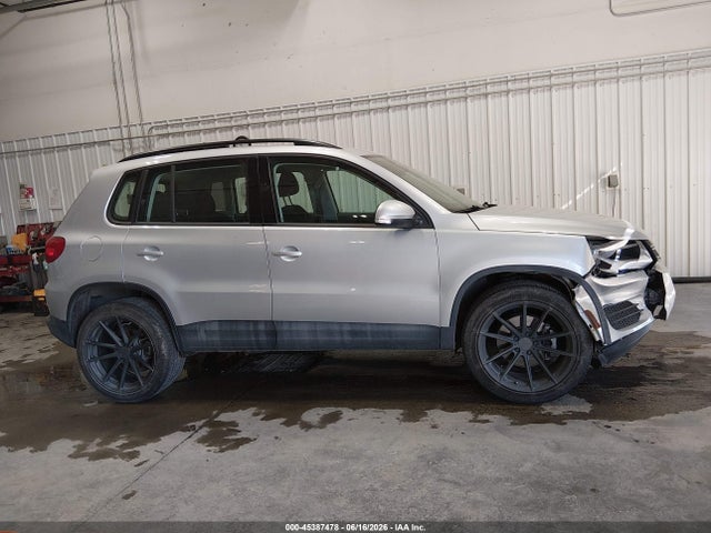WVGBV7AX1JK004834 Volkswagen Tiguan Limited 2.0t