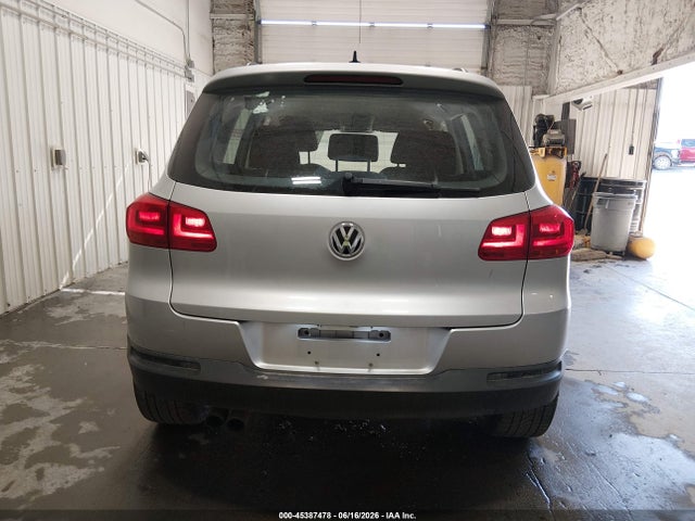 WVGBV7AX1JK004834 Volkswagen Tiguan Limited 2.0t