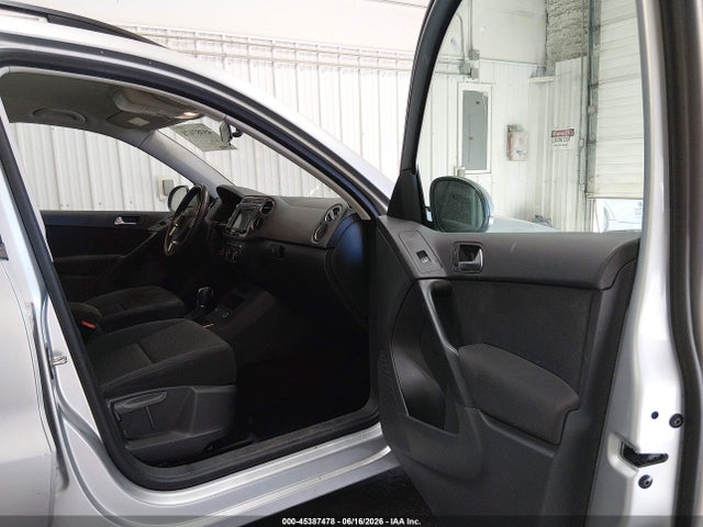 WVGBV7AX1JK004834 Volkswagen Tiguan Limited 2.0t