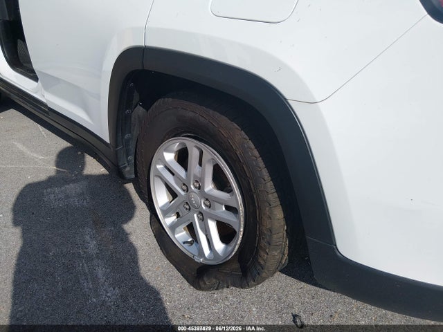 1C4RJGAG7P8859252 Jeep Grand Cherokee Laredo 4x2