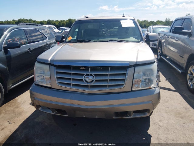45387521 :رقم المزاد ، 3GYFK66N43G332933 vin ، 2003 Cadillac Escalade Esv Standard مزاد بيع