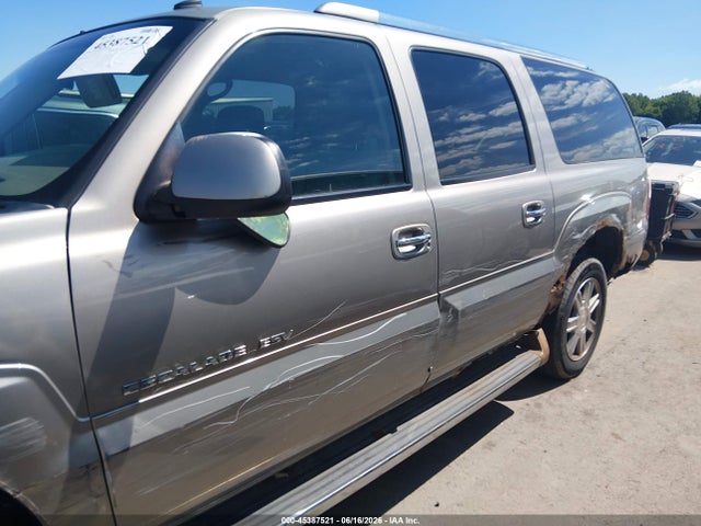 45387521 :رقم المزاد ، 3GYFK66N43G332933 vin ، 2003 Cadillac Escalade Esv Standard مزاد بيع