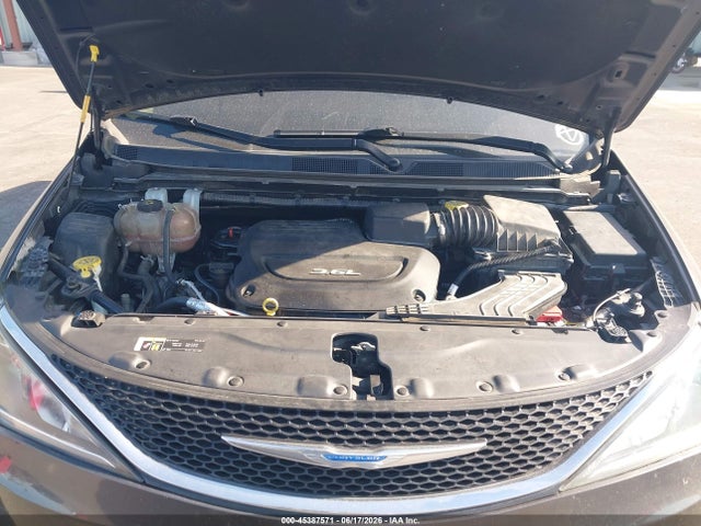 Продаж на аукціоні авто 2018 Chrysler Pacifica Touring L, vin: 2C4RC1BGXJR290740, номер лоту: 45387571