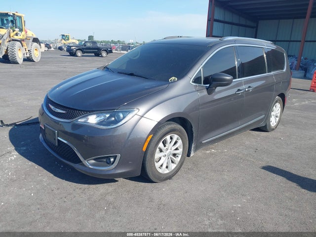 Продаж на аукціоні авто 2018 Chrysler Pacifica Touring L, vin: 2C4RC1BGXJR290740, номер лоту: 45387571