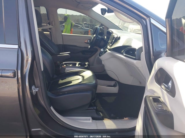Продаж на аукціоні авто 2018 Chrysler Pacifica Touring L, vin: 2C4RC1BGXJR290740, номер лоту: 45387571