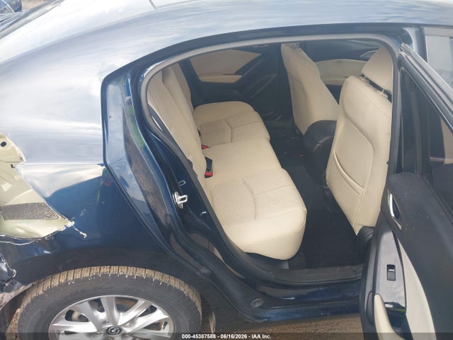 Продаж на аукціоні авто 2018 Mazda Mazda3 Sport, vin: 3MZBN1U72JM232134, номер лоту: 45387588