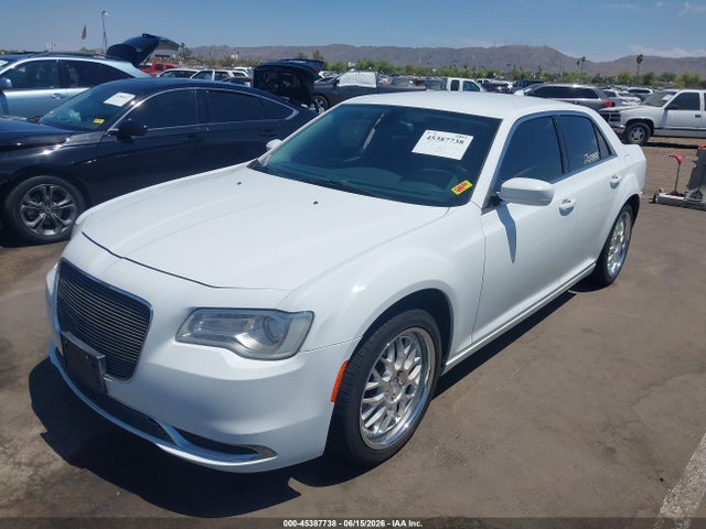 Chrysler 300 Limited 2015 2C3CCAAG7FH876207 Image 2