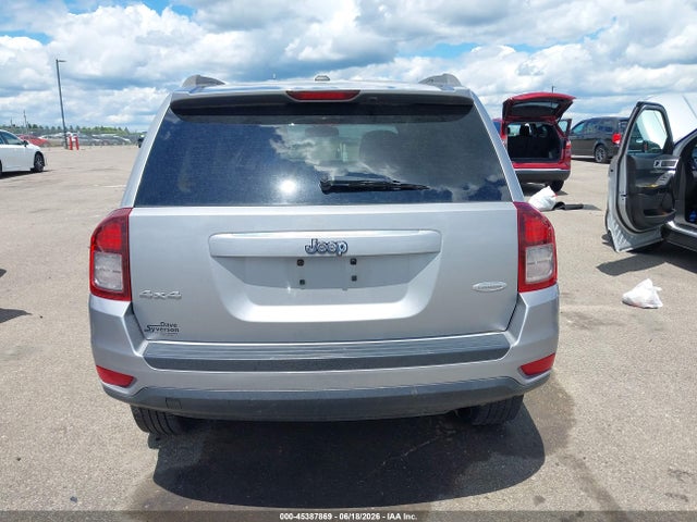 1C4NJDEBXGD686748 Jeep Compass Latitude