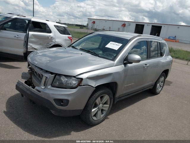 1C4NJDEBXGD686748 Jeep Compass Latitude