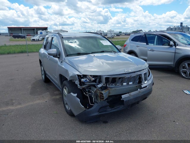 1C4NJDEBXGD686748 Jeep Compass Latitude