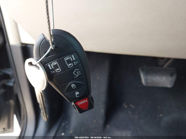 45387883 :رقم المزاد ، 2C4RC1BG0DR683988 vin ، 2013 Chrysler Town & Country Touring مزاد بيع