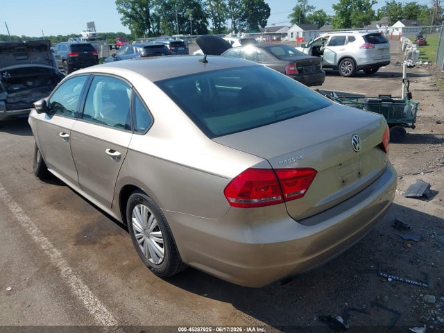 2015 Volkswagen Passat 1.8t S მანქანა იყიდება აუქციონზე, vin: 1VWAT7A3XFC007216, აუქციონის ნომერი: 45387925