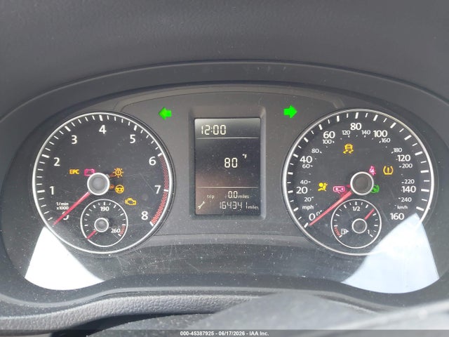 2015 Volkswagen Passat 1.8t S მანქანა იყიდება აუქციონზე, vin: 1VWAT7A3XFC007216, აუქციონის ნომერი: 45387925
