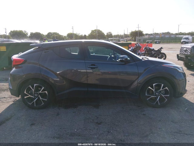 Toyota C-HR XLE 2021 NMTKHMBX4MR123157 Image 13
