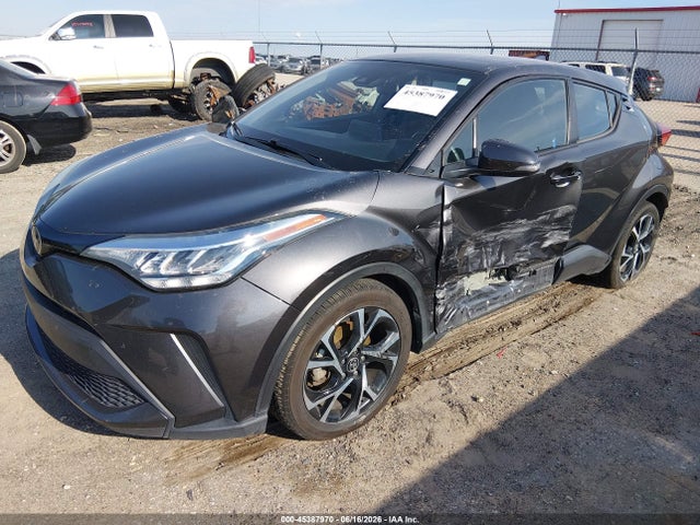 Toyota C-HR XLE 2021 NMTKHMBX4MR123157 Image 2