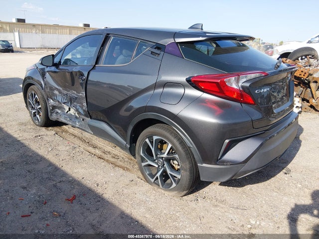 Toyota C-HR XLE 2021 NMTKHMBX4MR123157 Image 3