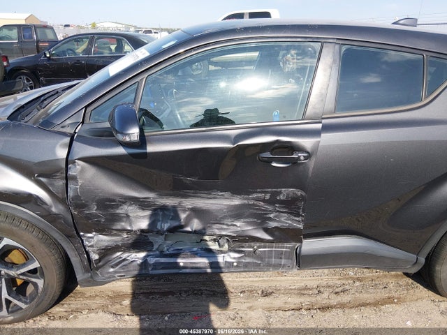 Toyota C-HR XLE 2021 NMTKHMBX4MR123157 Image 6