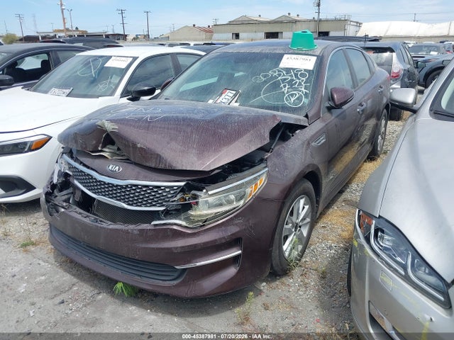 KIA Optima Lx 2018 5XXGT4L30JG192524 Image 2