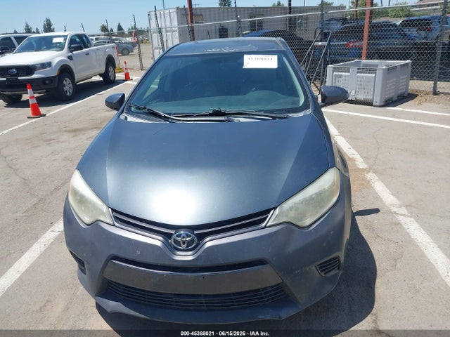 2015 Toyota Corolla Le მანქანა იყიდება აუქციონზე, vin: 5YFBURHE9FP333653, აუქციონის ნომერი: 45388021