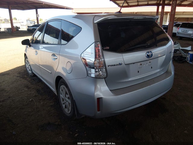 JTDZN3EU4E3357399 Toyota Prius V Three