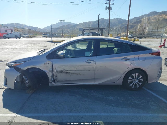 JTDKAMFP5M3164849 Toyota Prius Prime Xle