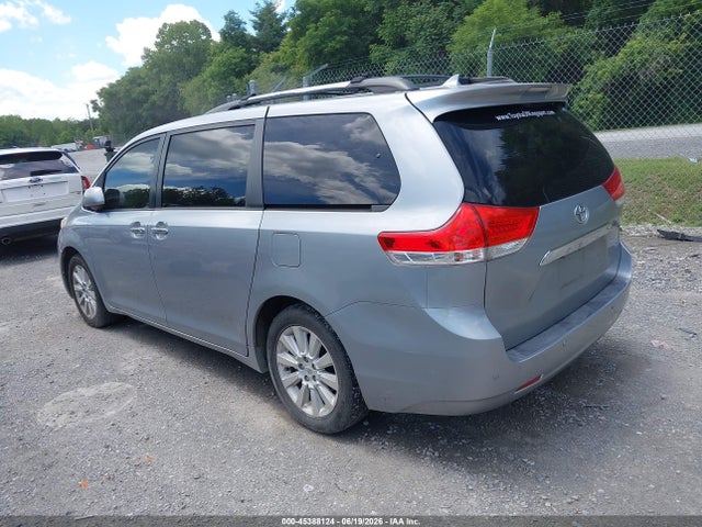 2011 Toyota Sienna Limited მანქანა იყიდება აუქციონზე, vin: 5TDDK3DC2BS024253, აუქციონის ნომერი: 45388124