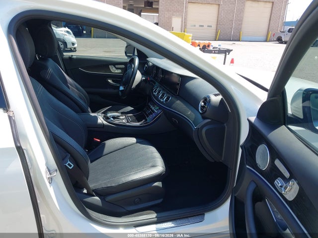 WDDZF4JB4HA060677 Mercedes-Benz E 300