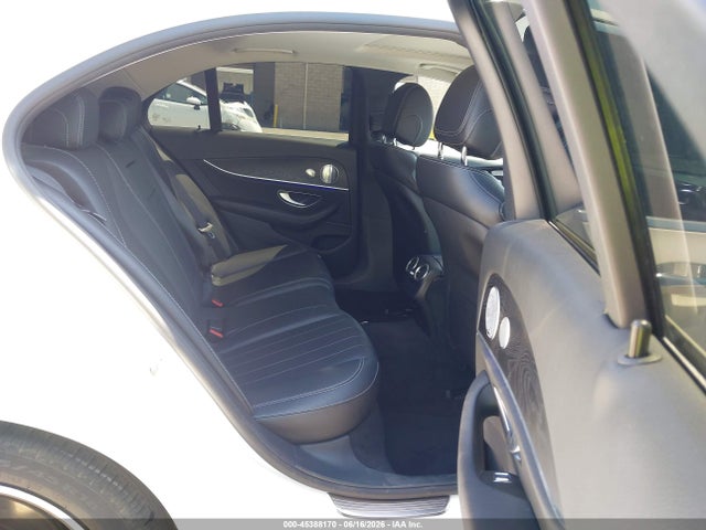 WDDZF4JB4HA060677 Mercedes-Benz E 300