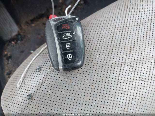 Aukcja sprzedaży 2016 Hyundai Genesis 3.8, vin: KMHGN4JE2GU116672, numer aukcji: 45388178