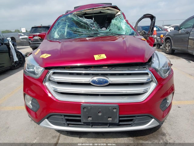 1FMCU9J91HUB34065 Ford Escape Titanium