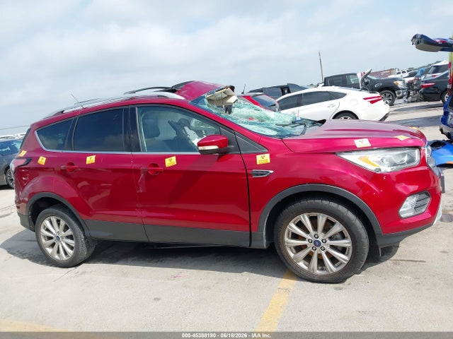 1FMCU9J91HUB34065 Ford Escape Titanium