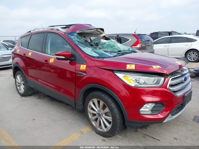 1FMCU9J91HUB34065 Ford Escape Titanium