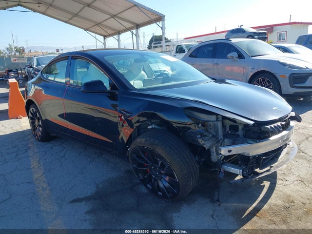 45388392 :رقم المزاد ، 5YJ3E1EC1PF669929 vin ، 2023 Tesla Model 3 Performance Dual Motor All-wheel Drive مزاد بيع
