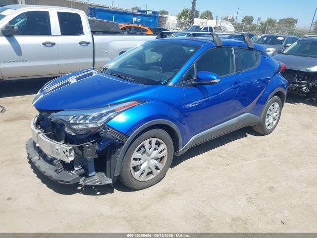 Toyota C-HR LE 2020 JTNKHMBX2L1064134 Image 2