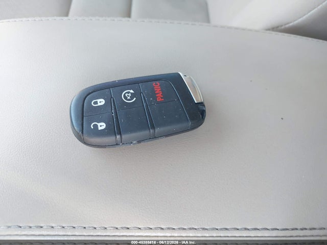 1C4RJFAG5JC452609 Jeep Grand Cherokee Laredo E 4x4