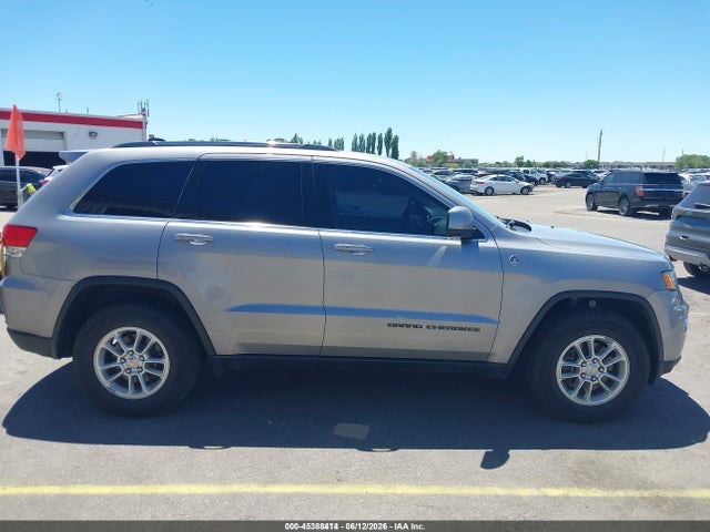 1C4RJFAG5JC452609 Jeep Grand Cherokee Laredo E 4x4