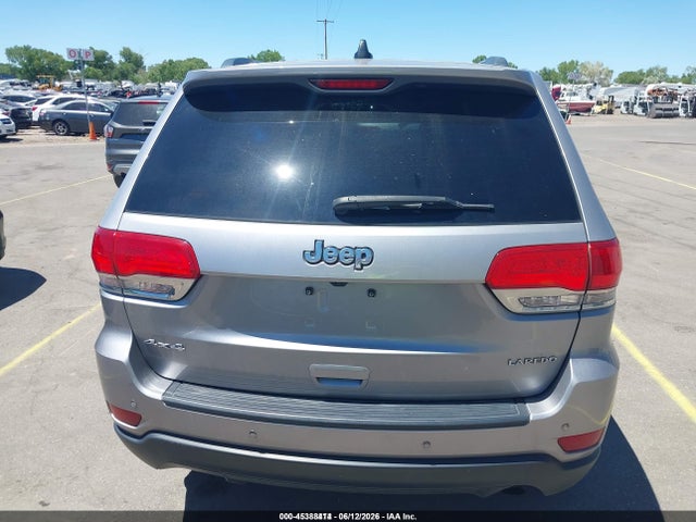1C4RJFAG5JC452609 Jeep Grand Cherokee Laredo E 4x4