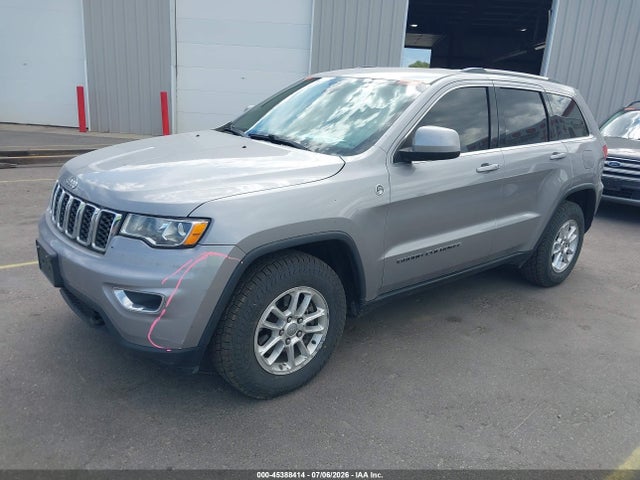 1C4RJFAG5JC452609 Jeep Grand Cherokee Laredo E 4x4