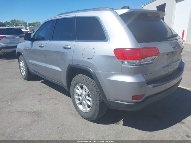 1C4RJFAG5JC452609 Jeep Grand Cherokee Laredo E 4x4