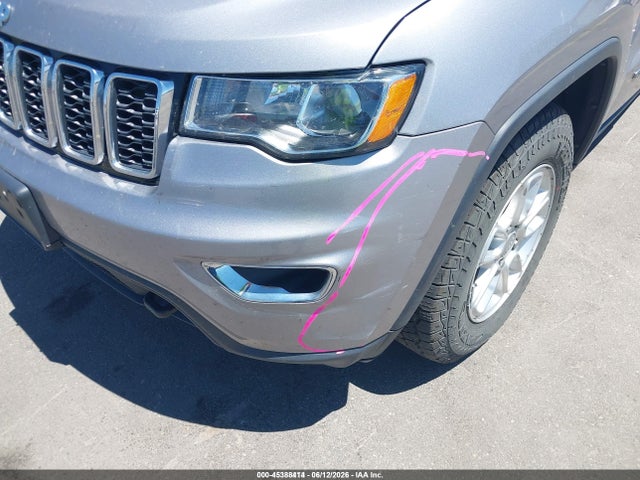 1C4RJFAG5JC452609 Jeep Grand Cherokee Laredo E 4x4
