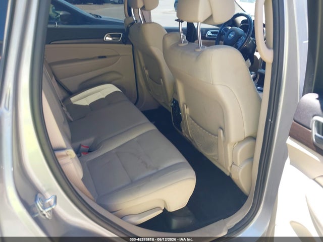 1C4RJFAG5JC452609 Jeep Grand Cherokee Laredo E 4x4