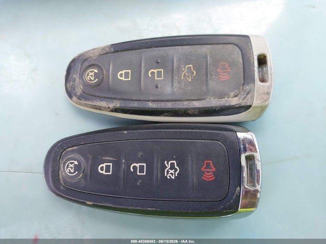 45388482 :رقم المزاد ، 1FMCU9J90GUB89718 vin ، 2016 Ford Escape Titanium مزاد بيع