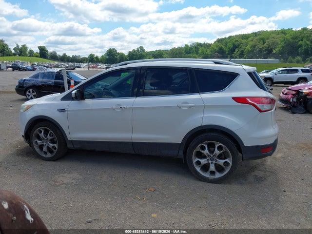 45388482 :رقم المزاد ، 1FMCU9J90GUB89718 vin ، 2016 Ford Escape Titanium مزاد بيع