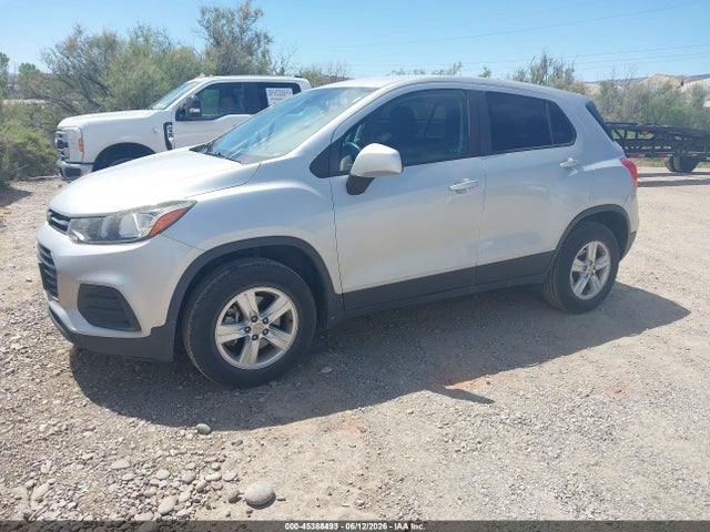 Chevrolet TRAX LS 2017 3GNCJNSB2HL267510 Image 2