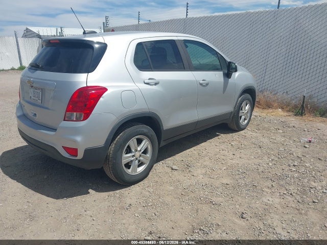 Chevrolet TRAX LS 2017 3GNCJNSB2HL267510 Image 4