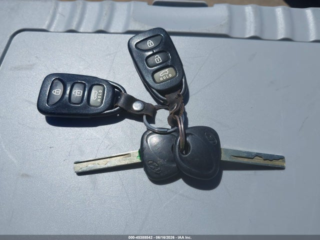 2013 Hyundai Veloster Base W/gray მანქანა იყიდება აუქციონზე, vin: KMHTC6AD6DU096574, აუქციონის ნომერი: 45388542