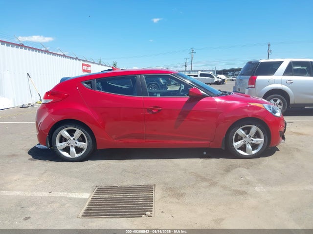 2013 Hyundai Veloster Base W/gray მანქანა იყიდება აუქციონზე, vin: KMHTC6AD6DU096574, აუქციონის ნომერი: 45388542
