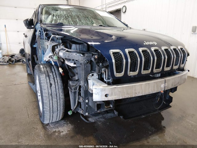 1C4PJMAB8EW215228 Jeep Cherokee Sport