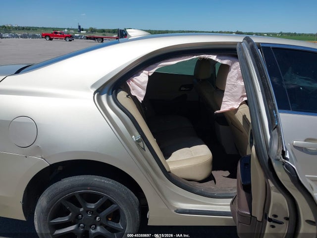 Chevrolet MALIBU 1LT 2015 1G11C5SL3FF304311 Image 8