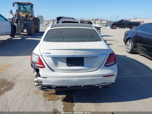 WDDZF4JB2KA617867 Mercedes-Benz E 300